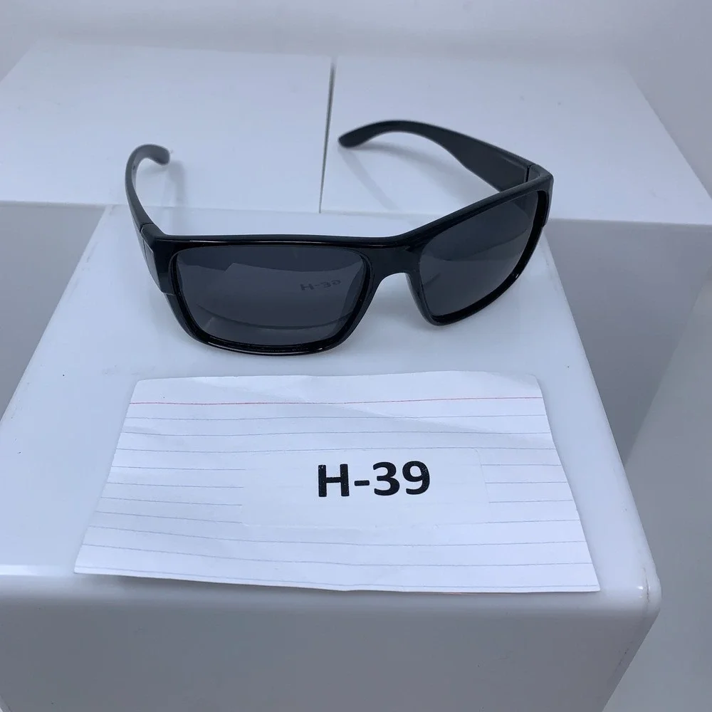 I-gogs Mens Black Sporty Frame Glare Reduction Polarized 17P Sunglasses New